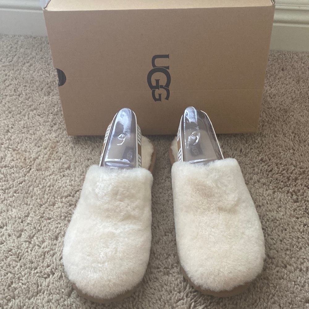 Ugg Fluffy Slides
